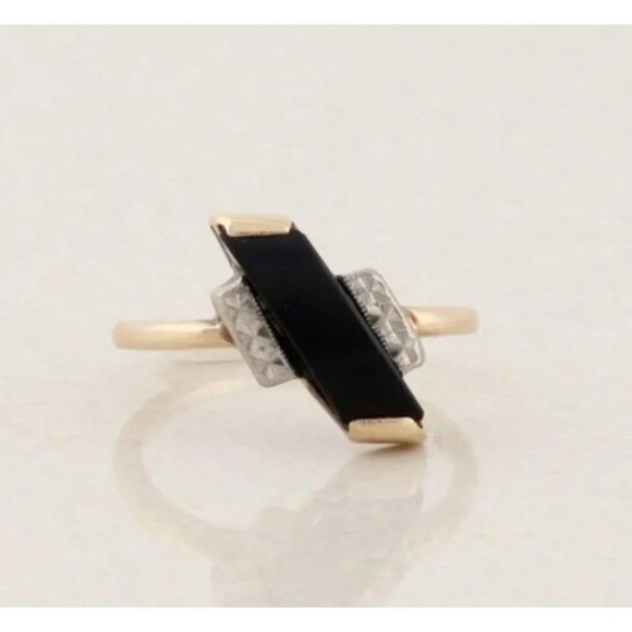 Unbranded Jewelry - 10k Yellow Gold Natural Onyx Ring Size 6
